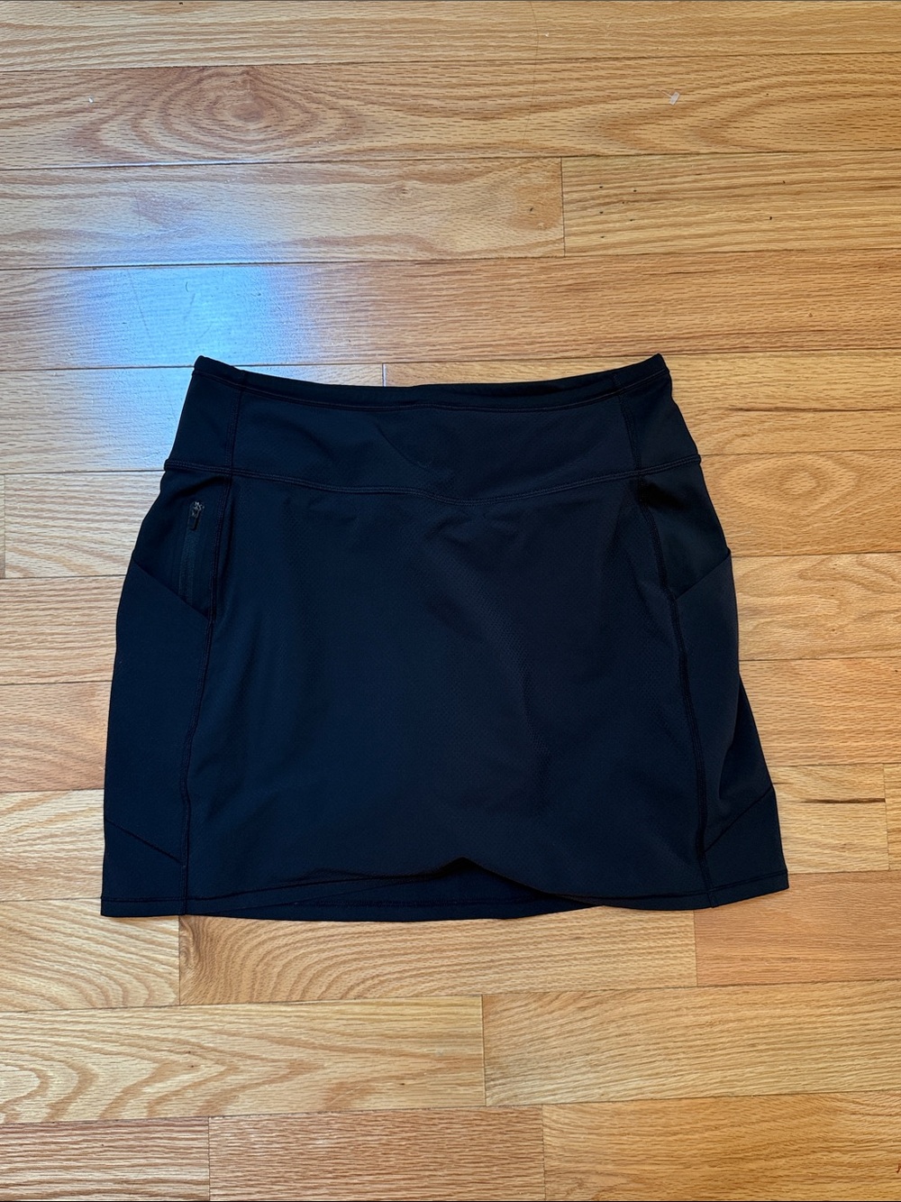 Athleta Action Skort in Dobby (black) - Size Small - 16.5”